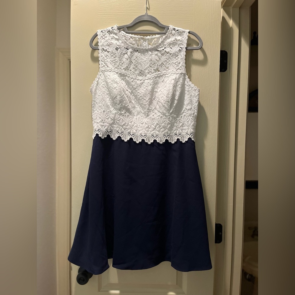 Lily Pulitzer Navy and white lace dress